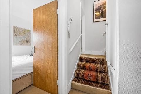 2 bedroom flat to rent, Knights Hill, West Norwood, London, SE27
