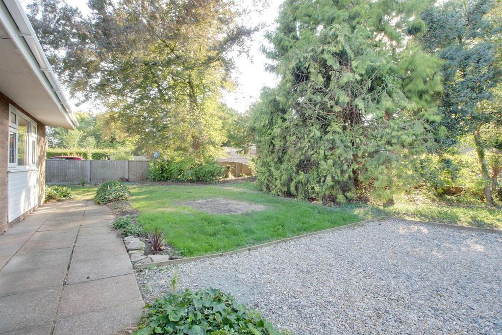Front Grdn.jpg