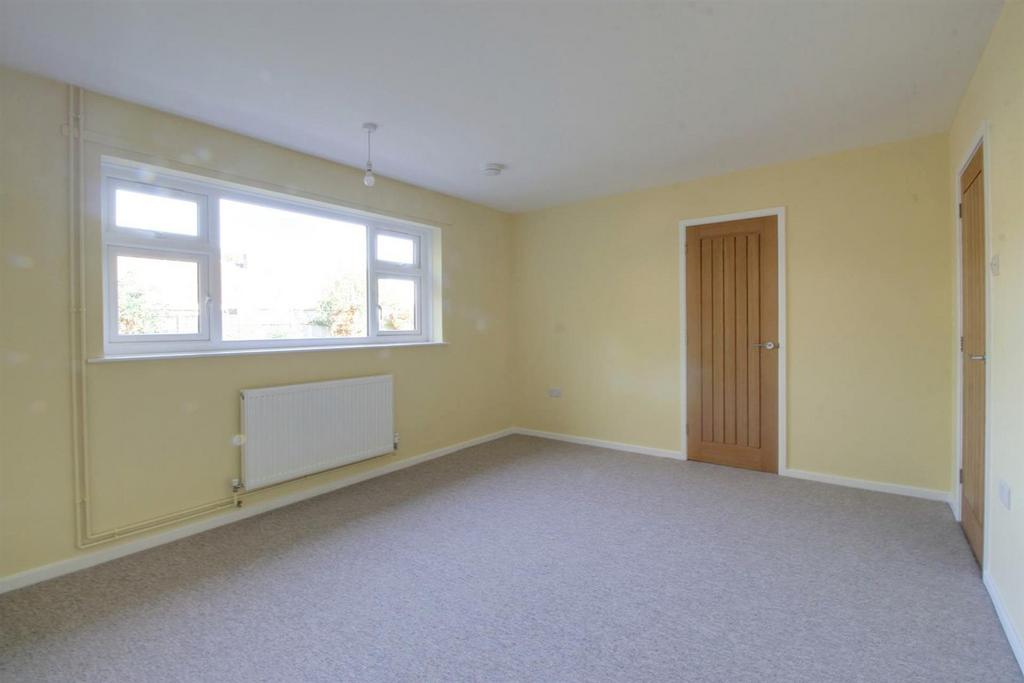 Bedroom 1.jpg