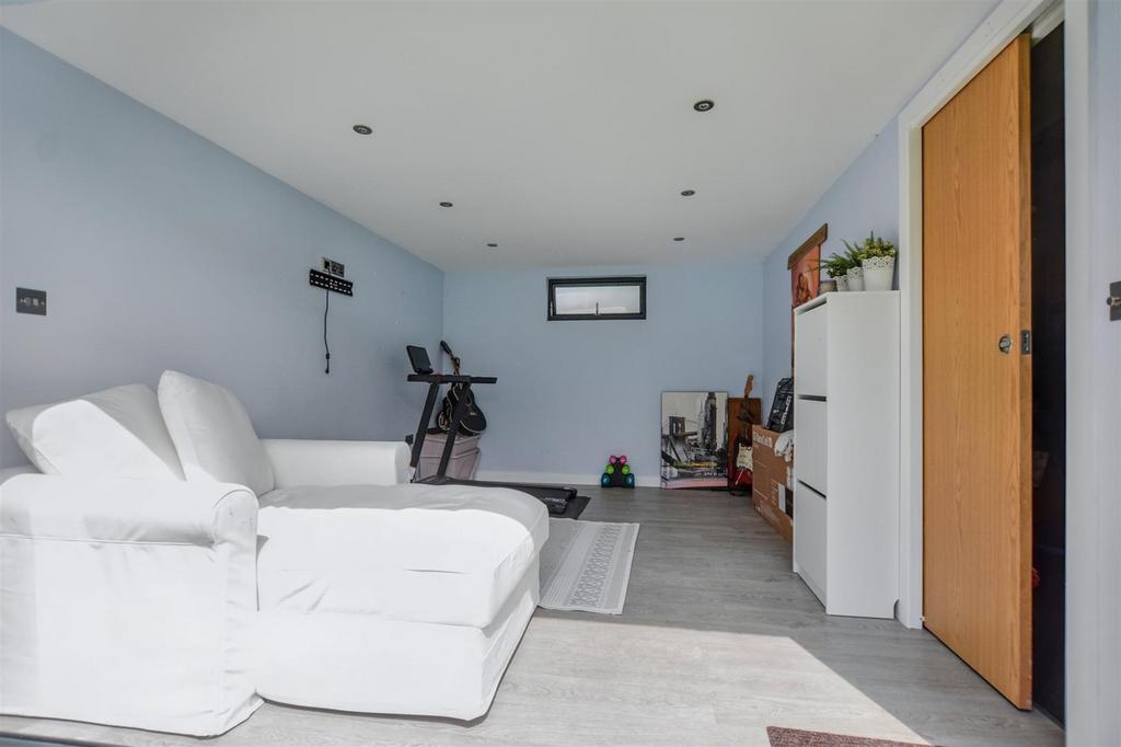 Exterior garden/ gym room