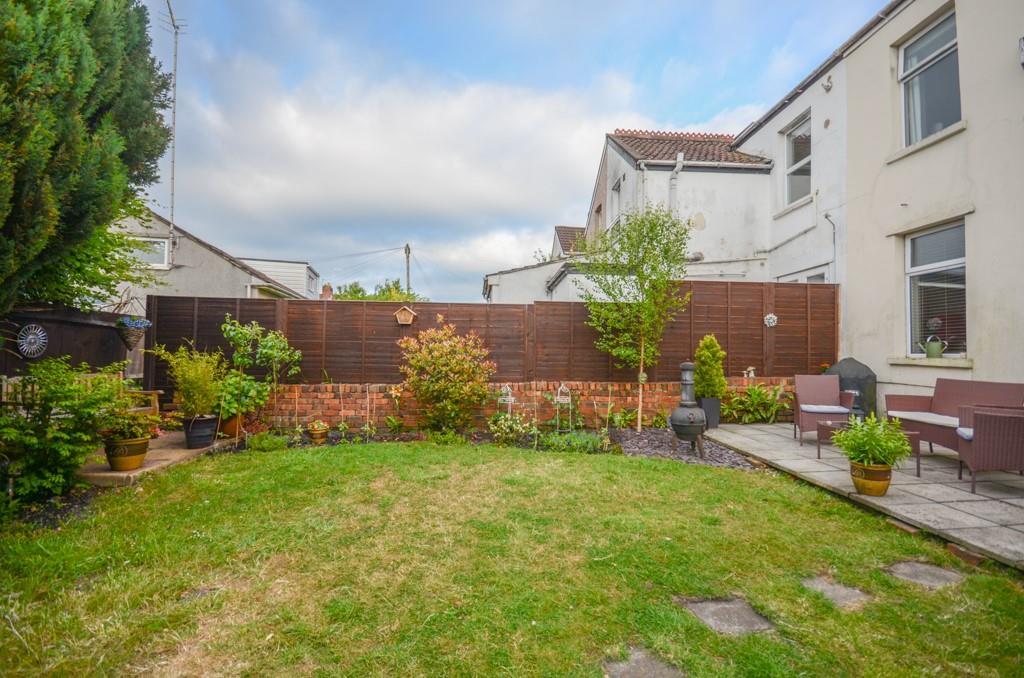 Rear garden pic 3.jpg