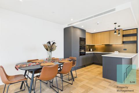 3 bedroom apartment to rent, Boxwood Gardens, London E1W