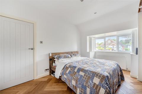 32 Birch Road, Godalming, GU7 3NT