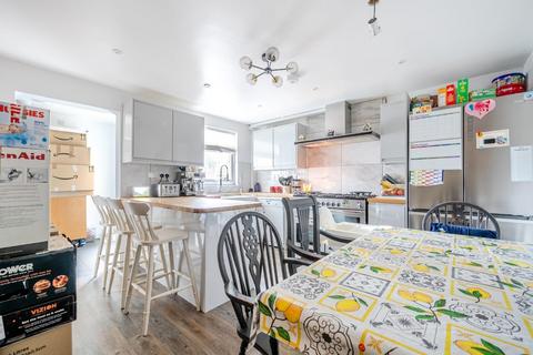 4 bedroom end of terrace house for sale, Church Field, Snodland