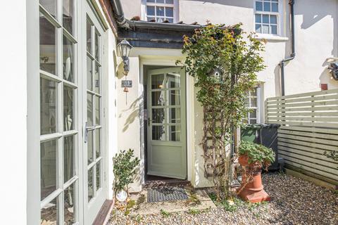 11 High Street, Walsingham, NR22 6BY