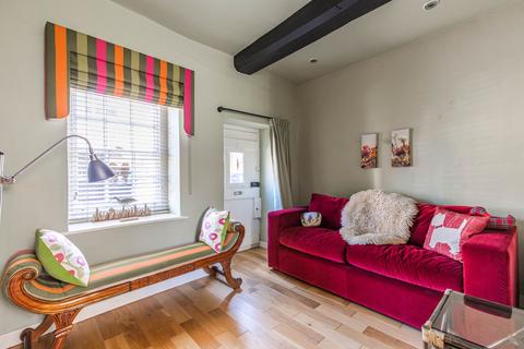 11 High Street, Walsingham, NR22 6BY