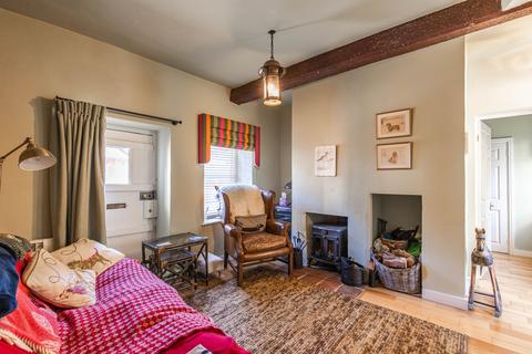 11 High Street, Walsingham, NR22 6BY