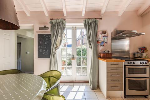 11 High Street, Walsingham, NR22 6BY