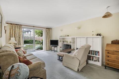 1 bedroom ground floor flat for sale, Retirement Apartment - Trinity Court, Marlow