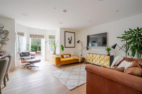 5 bedroom townhouse for sale, The Gables, Eton