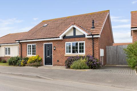 2 bedroom bungalow for sale, Blackthorne Avenue, Humberston, N E Lincs, DN36