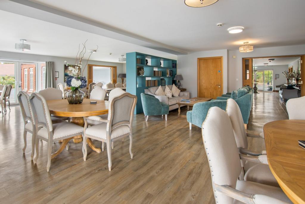 Clubhouse Dining