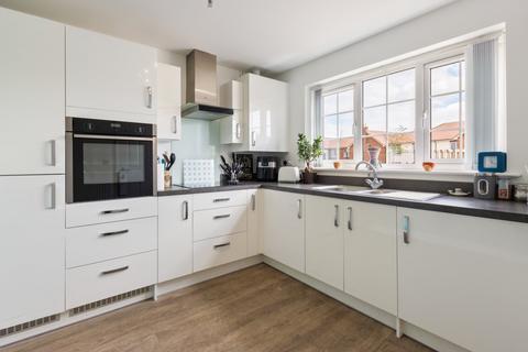 2 bedroom bungalow for sale, Blackthorne Avenue, Humberston, N E Lincs, DN36