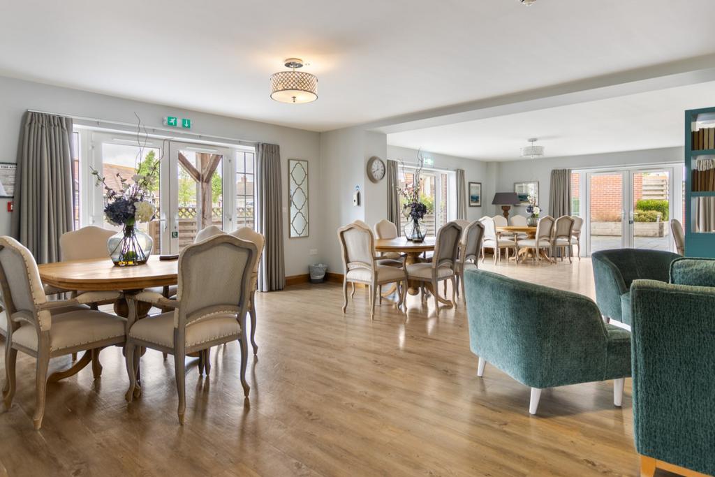 Clubhouse Dining
