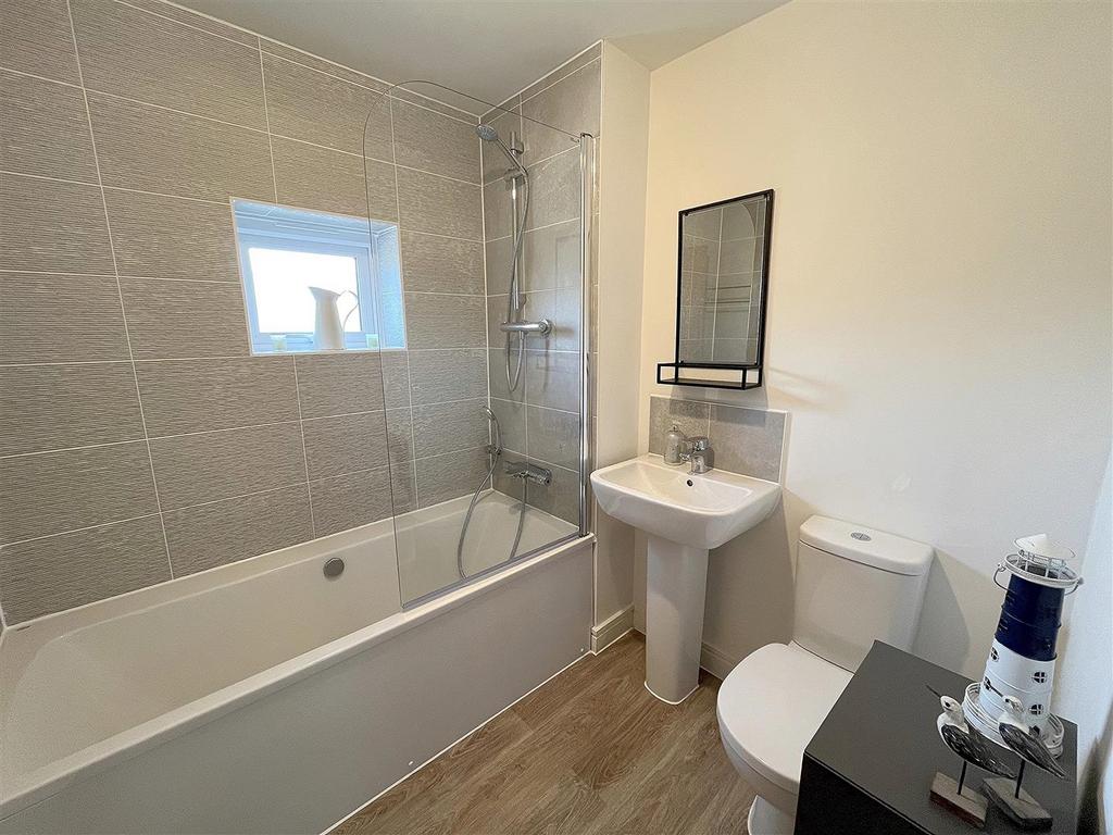 Family Bathroom.jpg