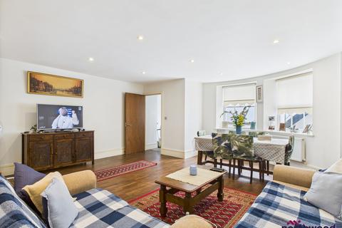 2 bedroom flat for sale, Hartington Place, Eastbourne, BN21