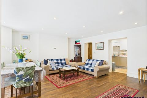 2 bedroom flat for sale, Hartington Place, Eastbourne, BN21