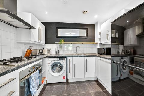 2 bedroom flat for sale, De Beauvoir Crescent, London N1