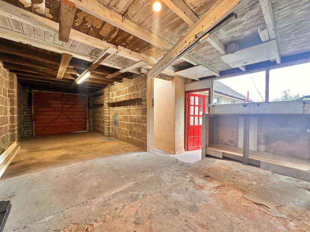 Garage & Workshop