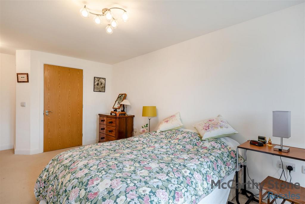 8656763-interior02.jpg