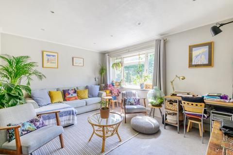 2 bedroom flat to rent, Shepherds Hill, London, N6