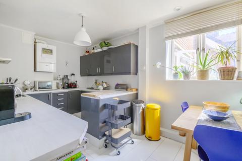 2 bedroom flat to rent, Shepherds Hill, London, N6