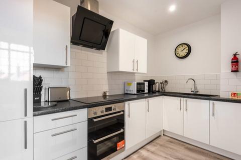 2 bedroom flat to rent, Lowgate, Hull, East Yorkshire, HU1