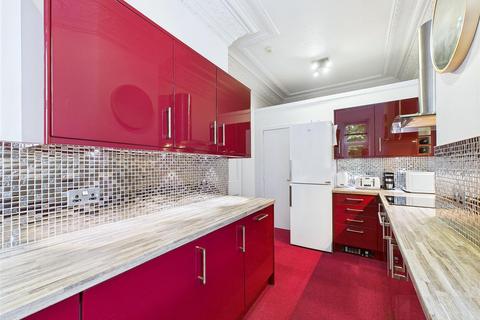 4 Gordon Hall Apartments Seafield Avenue, Grantown-on-spey, PH26 3JF