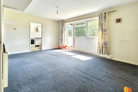 2 bedroom flat for sale, Waterside, Chesham, HP5