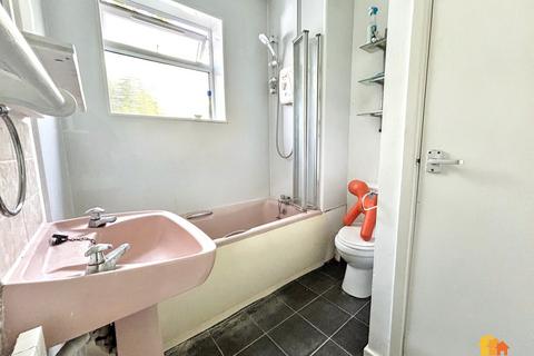 2 bedroom flat for sale, Waterside, Chesham, HP5