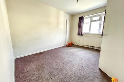 2 bedroom flat for sale, Waterside, Chesham, HP5
