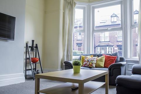 1 bedroom in a house share to rent, 9 Headingley Avenue, Headingley, Headingley, Leeds, LS6 3EP