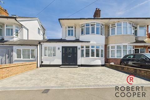 28 Eversley Crescent, Ruislip, HA4 6DD