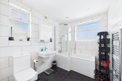 28 Eversley Crescent, Ruislip, HA4 6DD