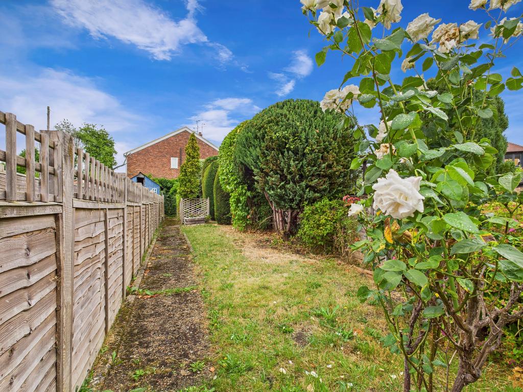 Cam01354 g0 pr0569 still022