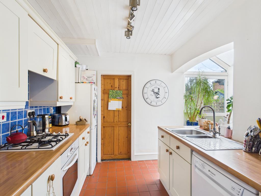 Cam01354 g0 pr0569 still007