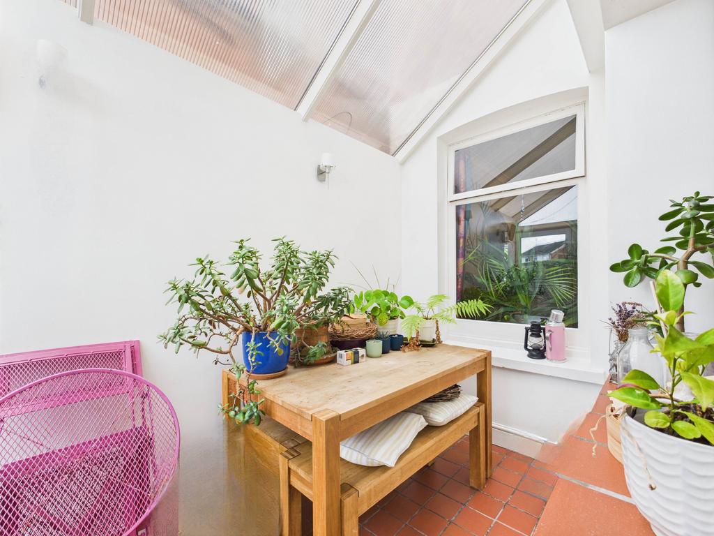 Cam01354 g0 pr0569 still005