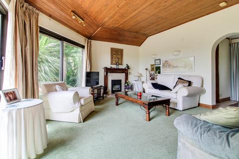 2 bedroom end of terrace house for sale, Warren Drive, Lewes