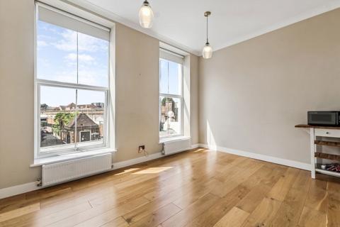 1 bedroom flat for sale, Uxbridge Road, London W12