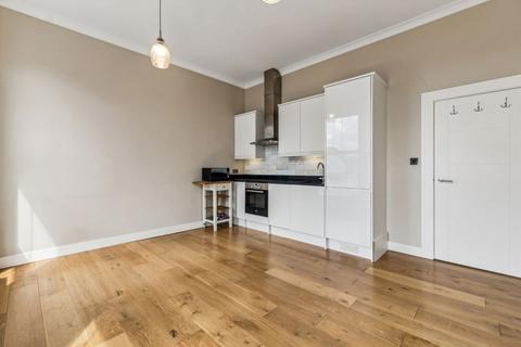1 bedroom flat for sale, Uxbridge Road, London W12