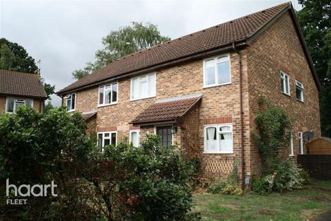 2 bedroom end of terrace house to rent, Netherhouse Moor, FLEET