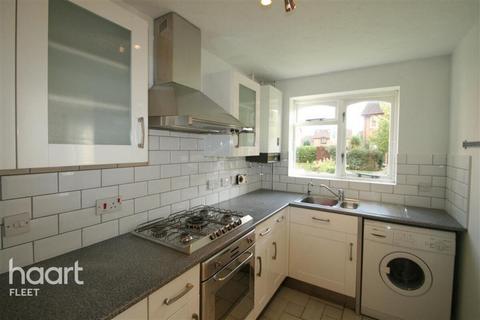 2 bedroom end of terrace house to rent, Netherhouse Moor, FLEET