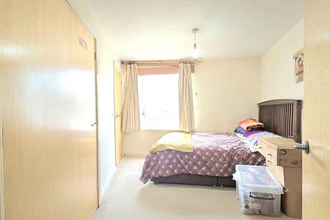 undefined, Chertsey Road, Woking, Surrey, GU21