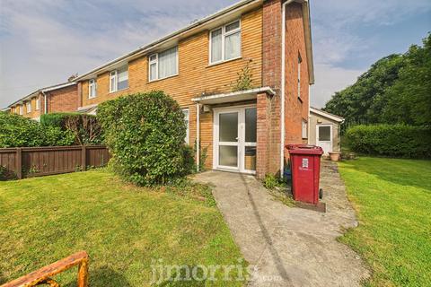 3 bedroom semi-detached house for sale, Stokes Avenue, Haverfordwest