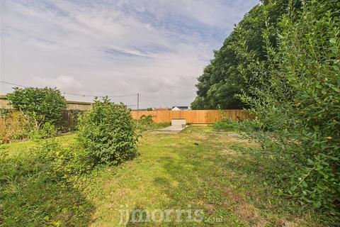 3 bedroom semi-detached house for sale, Stokes Avenue, Haverfordwest