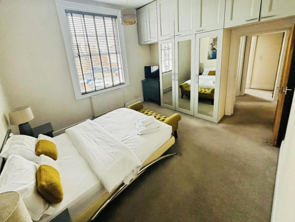 Bedroom.JPEG.jpg