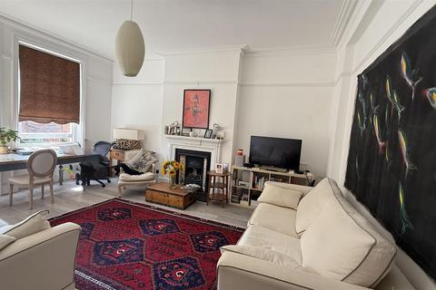 2 bedroom flat for sale, Aberdare Gardens, London NW6