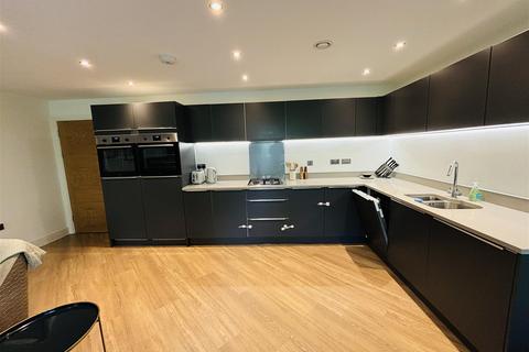 2 bedroom apartment for sale, Victoria Pointe