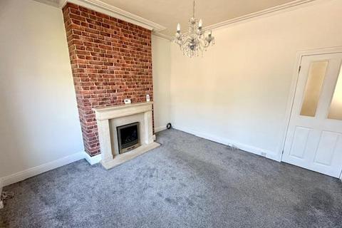 3 bedroom end of terrace house to rent, Stafford Parade, Skircoat Green, Halifax