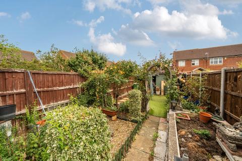 7 Steele Walk, Erith, DA8 1YH